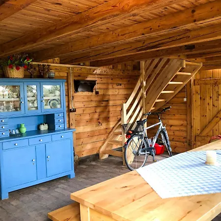 Czerwony Nad Samym Jeziorem Casa de Férias