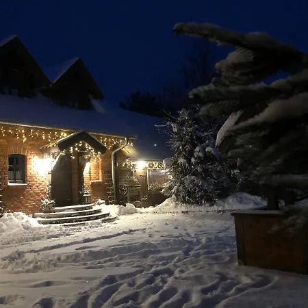 Czerwony Nad Samym Jeziorem *