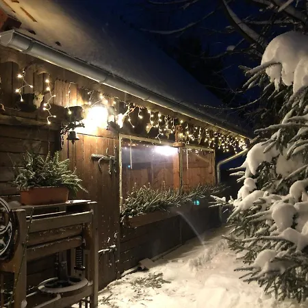 Дом отдыха Czerwony Nad Samym Jeziorem *