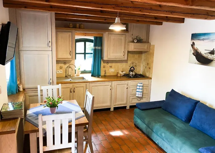 Czerwony Nad Samym Jeziorem *